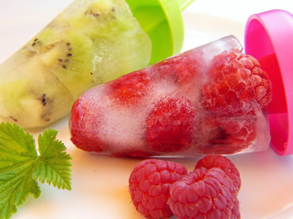 Himbeer Eis für Hunde Sommer-Snack für den Hund